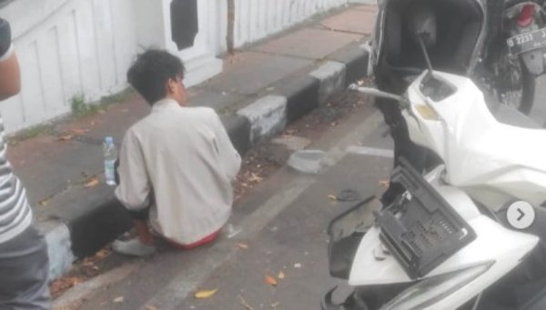Kecelakaan Lalu Lintas Libatkan Sepeda Motor dan Pejalan Kaki di Jalan Cicendo, Bandung