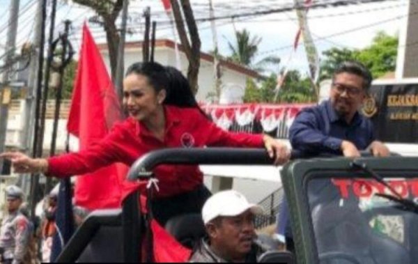 Kris Dayanti Resmi Maju di Pilwali Kota Batu 2024, Didukung Ratusan Pendukung
