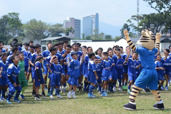 Meriahkan HUT RI ke-79, Akademi PERSIB Rayakan dengan Lomba Ceria dan Kebersamaan di Sesko TNI