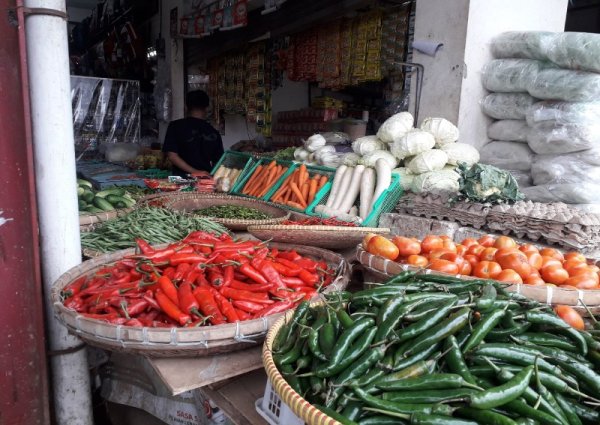 Penurunan Harga Sayuran di Pasar Rakyat Sumedang