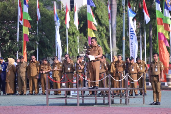 Bupati Bekasi Dedy Supriyadi Tekankan Netralitas ASN dalam Apel Pagi di Plaza Pemkab Cikarang Pusat
