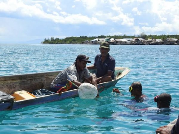 Kementerian Kelautan dan Perikanan (KKP) Amankan Tiga Pelaku Pengeboman Ikan di Perairan Pulau Bakakang