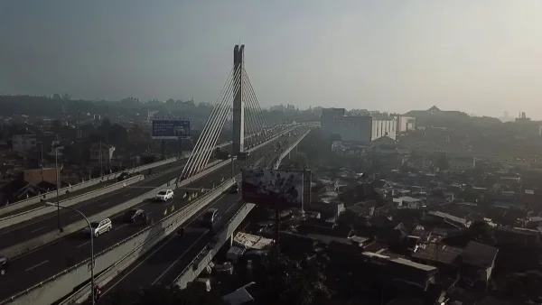 Pagi Cerah, Siang Diguyur! Cuaca Bandung Hari Ini Tak Bisa Ditebak