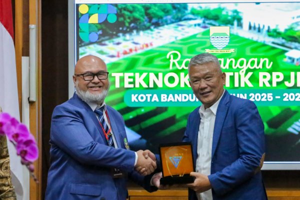 Terima Visitasi PKN, Pj Wali Kota Bandung Ungkap Rahasia Strategi Kelola Pemerintahan