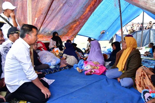 Penjabat Gubernur Jawa Barat Tinjau Wilayah Terdampak Gempa di Kertasari