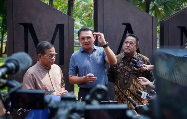 Soal Pertemuan dengan Ridwan Kamil, Ahok Bantah Telah Dihubungi