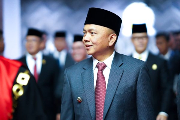 Pimpinan DPRD Resmi Dilantik, Pj Wali Kota Bandung Sampaikan Pentingnya Kolaborasi