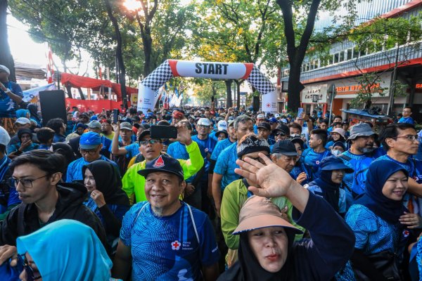 Sebanyak 5000 Warga Mengikuti Gerak Jalan Sehat, Memperingati Hari Donor Darah Sedunia