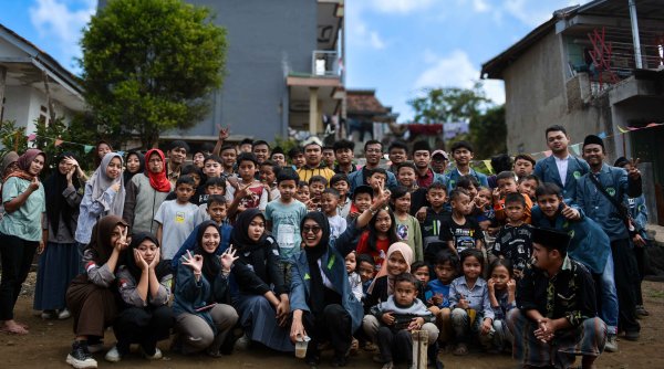 Pelajar Assolehhiyah Tergerak Bantu Korban Gempa Kertasari, Terinspirasi Bupati Bandung