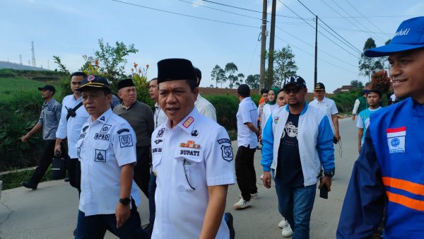 KNPI Kab. Bandung Bergerak Cepat, Dampingi Bupati Tinjau Lokasi Gempa di Kertasari dan Pangalengan
