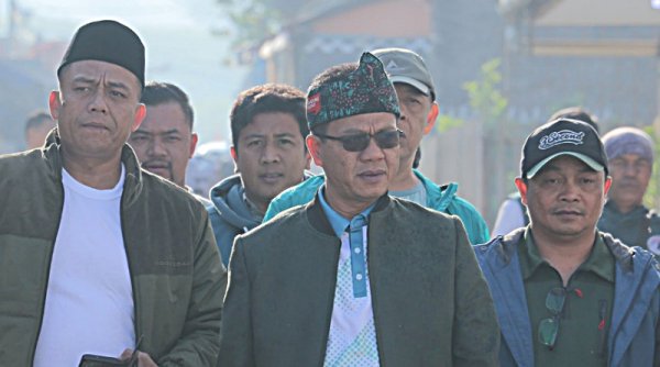 Bupati Bandung Perbaiki Rumah Tidak Layak Huni di Desa Margamulya