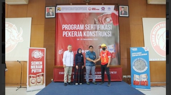 Semen Merah Putih: Mendukung Tenaga Kerja Bersertifikasi untuk Proyek Strategis Nasional