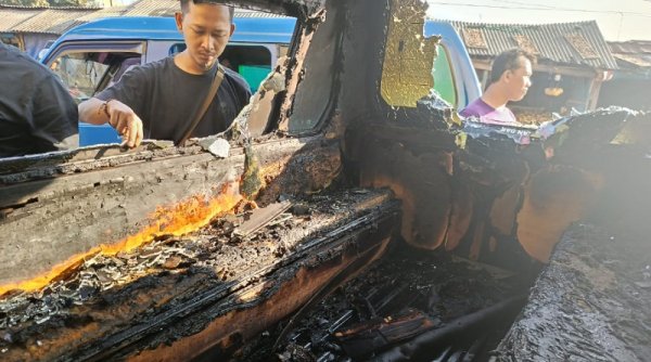 Angkot Terbakar di Sukabumi, Berawal dari Mogok saat Angkut Penumpang