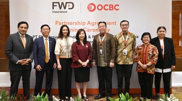 Perkuat Kemitraan Bisnis, OCBC dan FWD Insurance Tandatangani Kerja sama Bancassurance