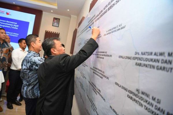 Jabar Bergerak Menuju Wilayah Bebas Korupsi: 27 Dukcapil Kabupaten/Kota Teken Komitmen