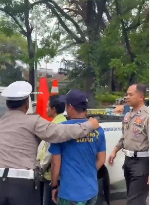 Hati-Hati, Modus Pak Ogah di Bandung, Tipu Pengendara Mobil Hingga Minta Ganti Rugi