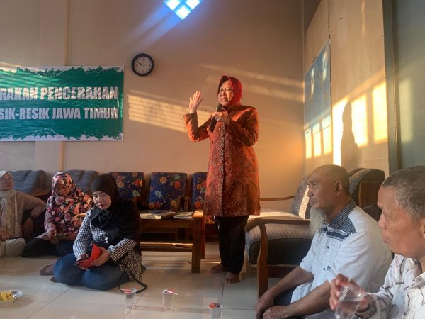 Risma Kunjungi Posko Relawan Sampaikan Visi dan Misi