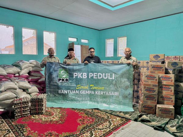 Peduli Umat, DPC PKB Kabupaten Bandung Salurkan Bantuan Kemanusiaan untuk Korban Gempa Kertasari