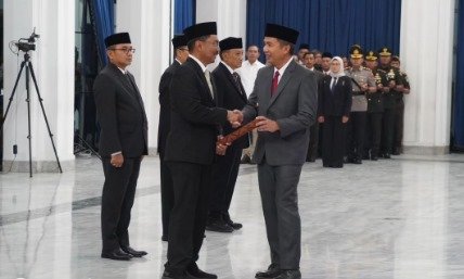 Dikky Achmad Sidik Dikukuhkan Jadi Pjs Bupati Bandung, Pelayanan Publik Diharapkan Berjalan Dengan Baik