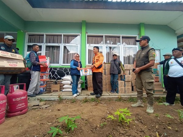 Pengelolaan Bantuan di Posko Tanggap Darurat Gempa Bumi Kertasari Dikeluhkan, Walhi Angkat Bicara !