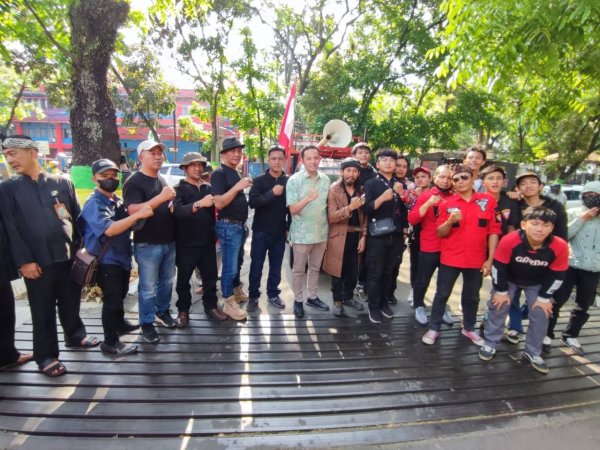 Agung Firmansyah Terima Aspirasi dari Pengunjuk Rasa Terkait RSKGM