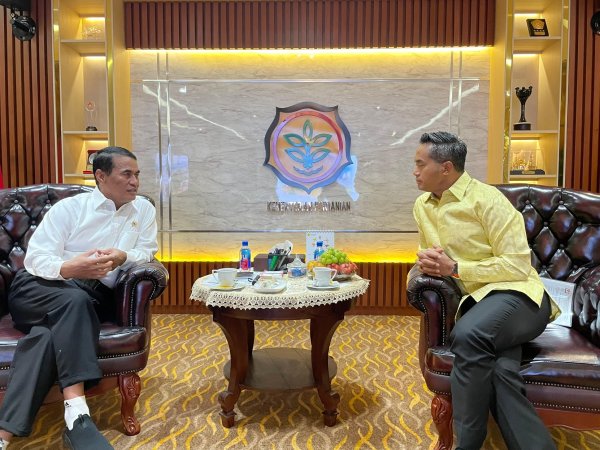 Anindya Bakrie Sambangi Kantor Menteri Pertanian Andi Amran Sulaiman