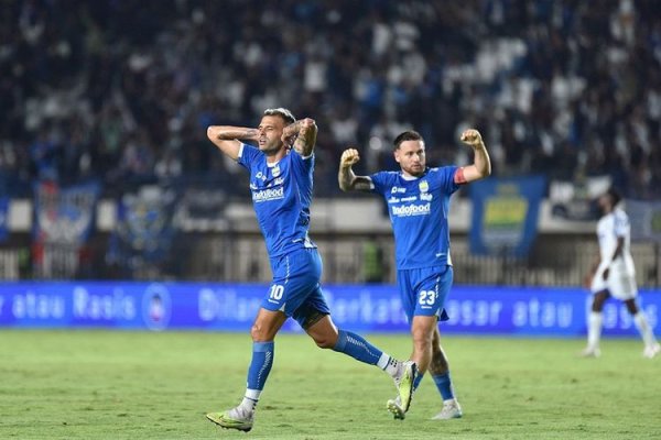 Jelang Laga Perdana ACL 2, Bojan Hodak Siapkan Lini Serang Pangeran Biru