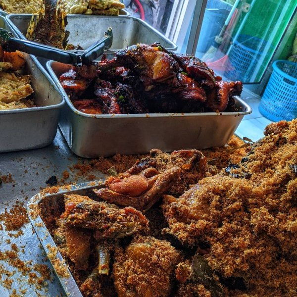 11 Tempat Makan Rekomendasi di Kota Bandung
