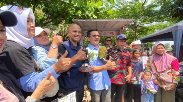 Sahrul Gunawan Sosialisasi ke Pedagang di Pasar Minggu Rancaekek Kencana