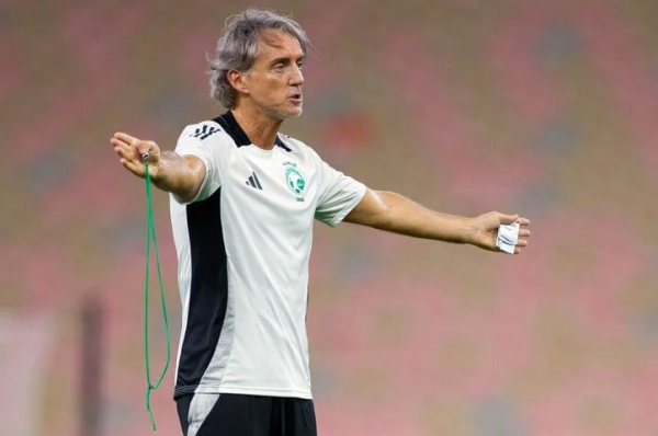 Roberto Mancini di Pecat Federasi Sepakbola Arab Saudi