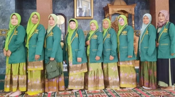Hj. Siti Ulfah Ajak Muslimat NU Cibatu Garut Fahami Hakikat Perjuangan