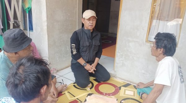 Camat Baleendah Tinjau Lokasi Kebakaran di Jelekong, Berikan Bantuan kepada Korban