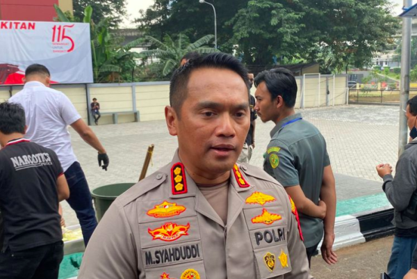 Polres Jakbar Buka Posko Beri Layanan Dokumen untuk Korban Kebakaran Tambora