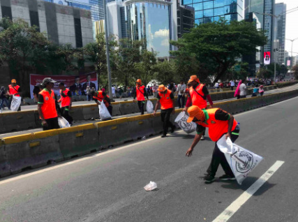 Pasca Pesta Rakyat Pelantikan Prabowo-Gibran DLH Jakarta Angkut 43,17 Ton Sampah