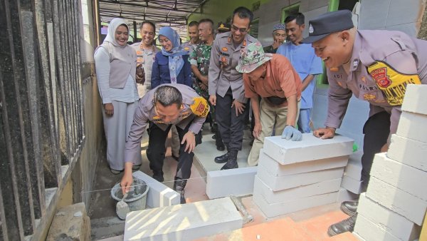 Kapolresta Bandung Pimpin Peletakan Batu Pertama Pembangunan Taman Pendidikan Al-Qur'an di Pasirjambu