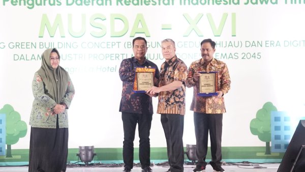 Pemkab Sidoarjo Raih Karmika Graha Abinaya dari DPD REI Jatim