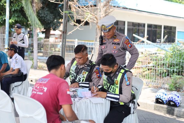 Ciptakan Lalu Lintas Aman dan Tertib, Satlantas Polres Gresik Gelar Operasi Sadar Keselamatan