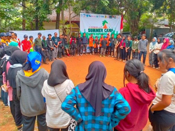 Keceriaan Anak-anak Difabel Saat Mengikuti SCWDT di Alam Terbuka Pasir Madur Ciparay