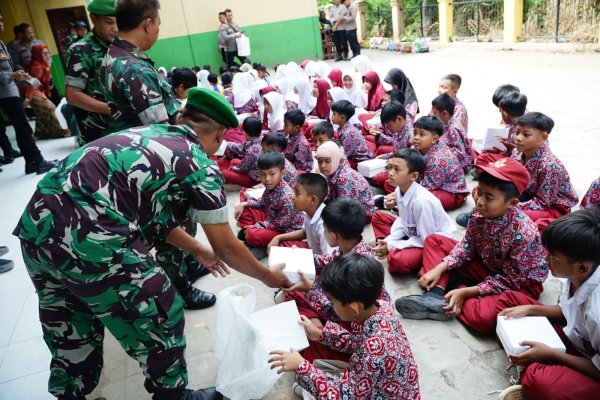 Makan Bergizi Gratis Terus Dilakukan Polresta Bandung dan Kodim 0624/ Kabupaten Bandung