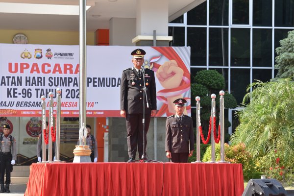 Polres Gresik Gresik Peringati Hari Sumpah Pemuda dengan Semangat Merah Putih