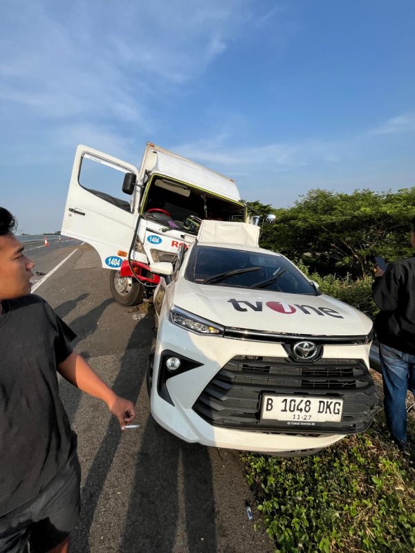 Rombongan Mobil Jurnalis TvOne Terlibat Kecelakaan Lalu Lintas