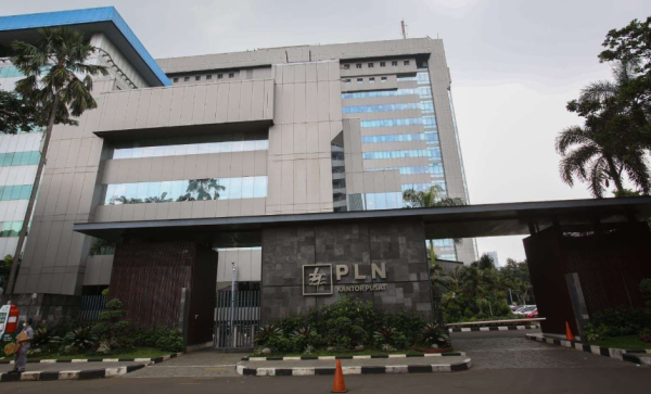 PLN Menghadapi Tantangan Pembiayaan dalam Transisi Energi Ramah Lingkungan