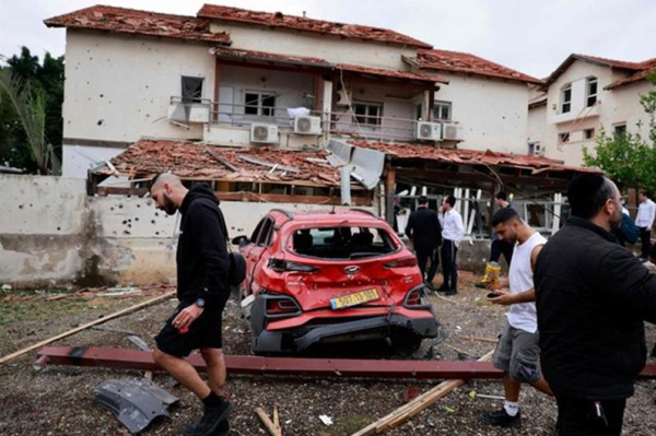 Hizbullah Lancarkan Serangan Rudal dan Drone ke Pangkalan Angkatan Laut Israel dan Tel Aviv
