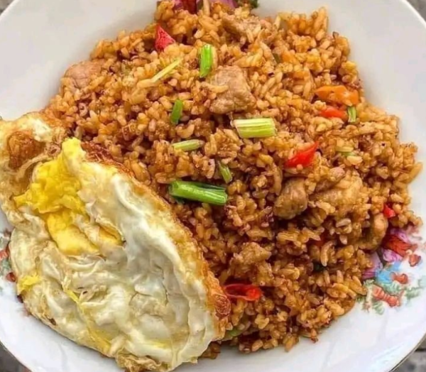 Rahasia Membuat Nasi Goreng Ala Pedagang yang Tidak Menggumpal