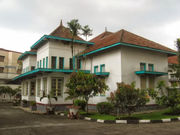 7 Alasan Mengapa Bangunan Peninggalan Belanda Terasa Sejuk Tanpa AC