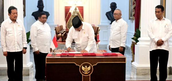Presiden Prabowo Subianto Resmi Hapus Utang Macet Bagi UMKM, Petani, dan Nelayan
