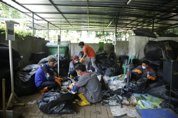 Balai Kota Bandung Terapkan Pengelolaan Sampah Mandiri dan Berkelanjutan, Setiap Hari Olah 80 Kantong Sampah