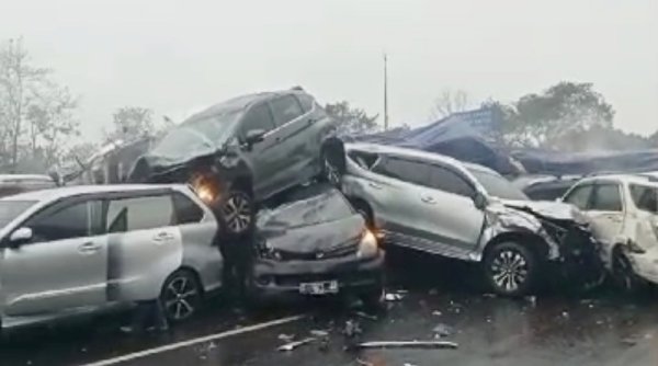 Kecelakaan Beruntun di Tol Cipularang KM 92 Arah Jakarta