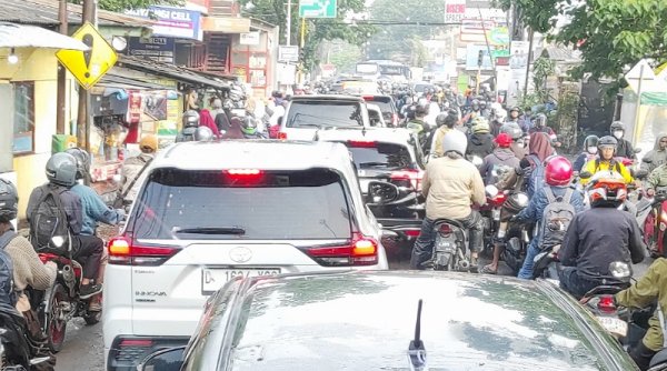 Pagi ini Jalan Siliwangi-Bojojongsoang Macet Akibat Banjir di Dayeuhkolot