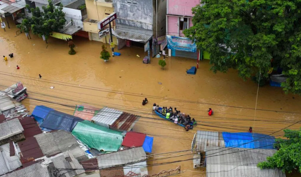 Pasca Hujan Deras, Banjir Rendam Rumah Warga di Kampung Cikupa